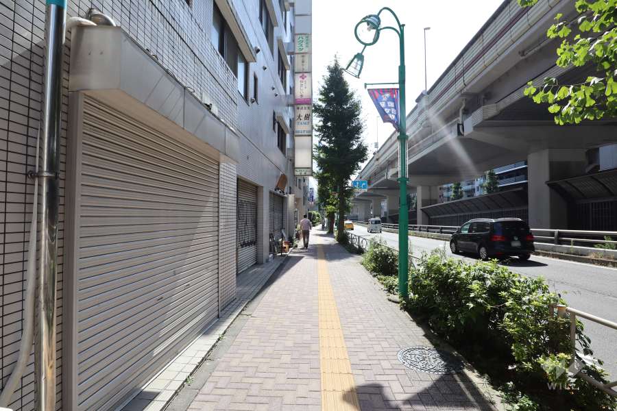 敷地北側の前面道路