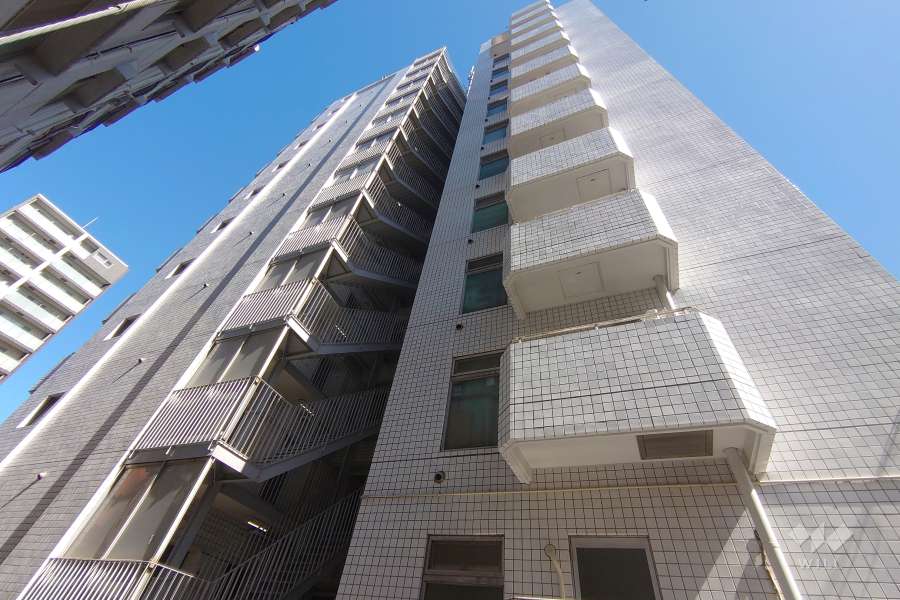 トップルーム新宿公園第２の外観（西側から）