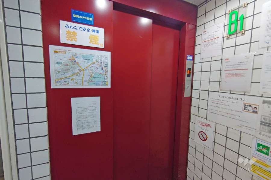 共用のエレベーター