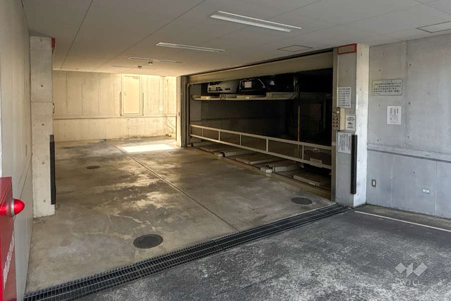 敷地内駐車場（屋内機械式）