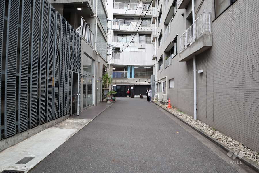 敷地南側の前面道路