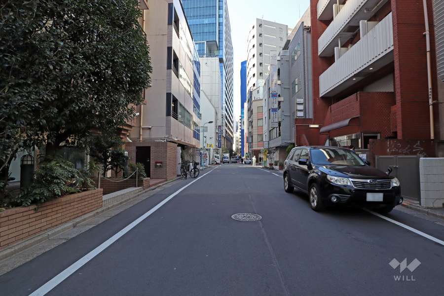 敷地南側の前面道路