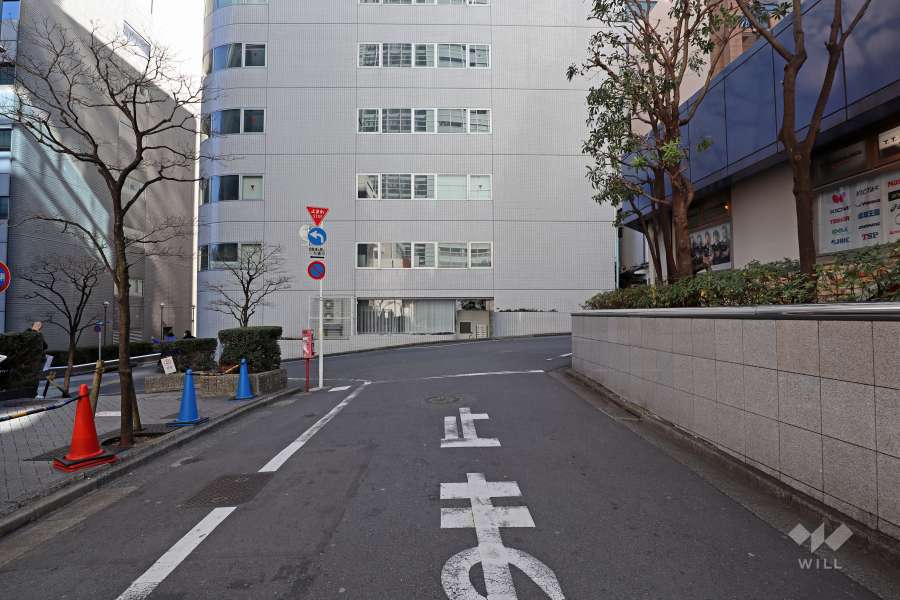 敷地東側の前面道路