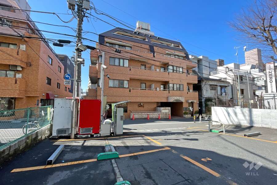 ライオンズマンション渋谷の外観（東側から）