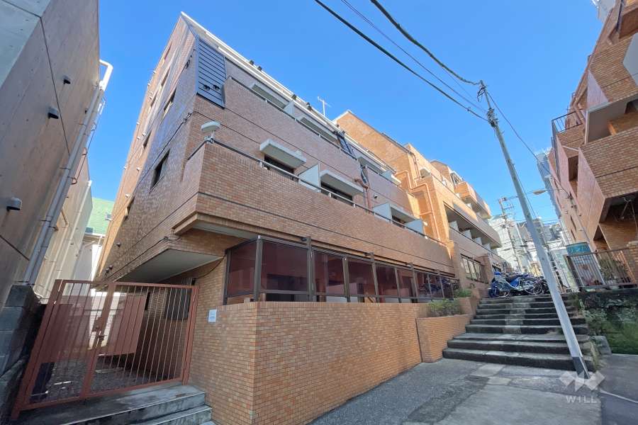 ライオンズマンション渋谷の外観（南西側から）