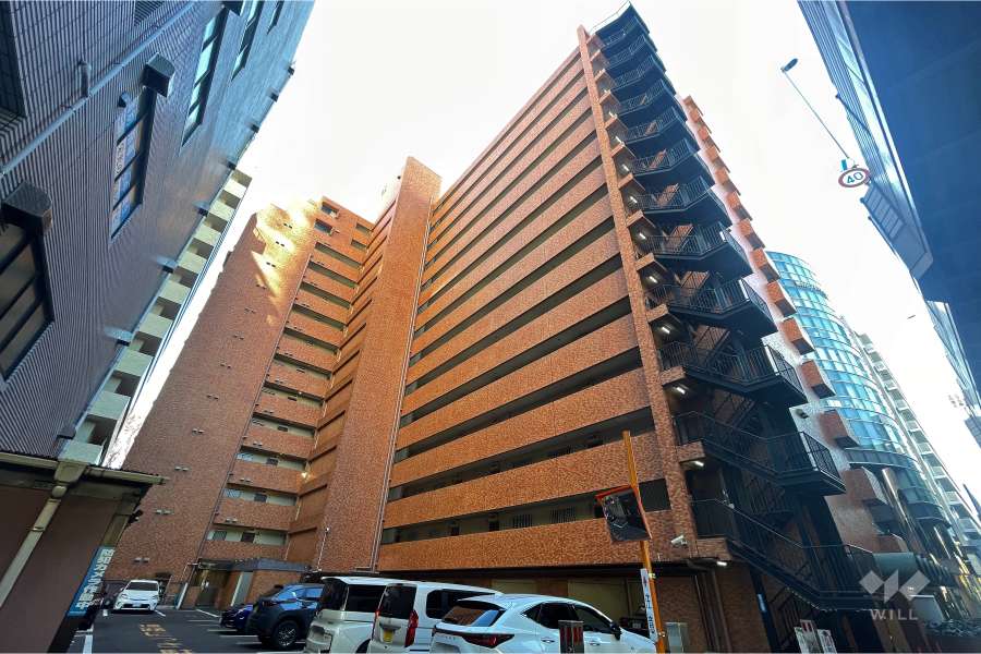 ライオンズマンション初台の外観（北東側から）