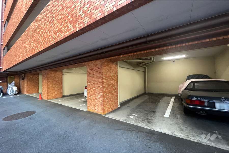 敷地内駐車場（屋内平面式）