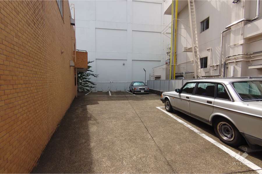 敷地内駐車場（屋外平面式）