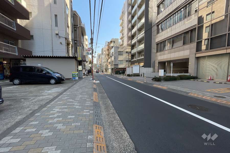敷地南側の前面道路