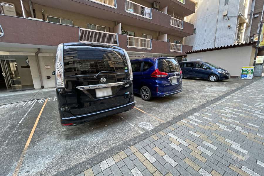 敷地内駐車場（屋外平面式）