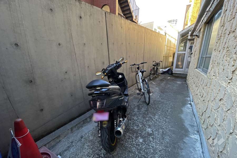 バイク置場、駐輪場
