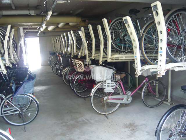 屋内にある駐輪場