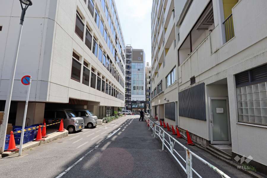 敷地北東側の前面道路