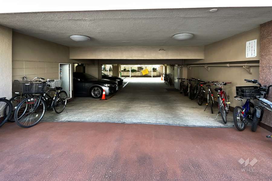 駐車場の出入り口・敷地内駐車場(屋内平面式)