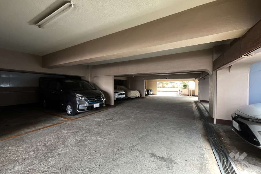 敷地内駐車場(屋内平面式)　