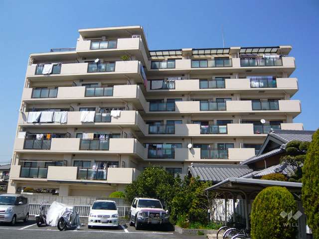 ファミール塚口の外観（南側から）