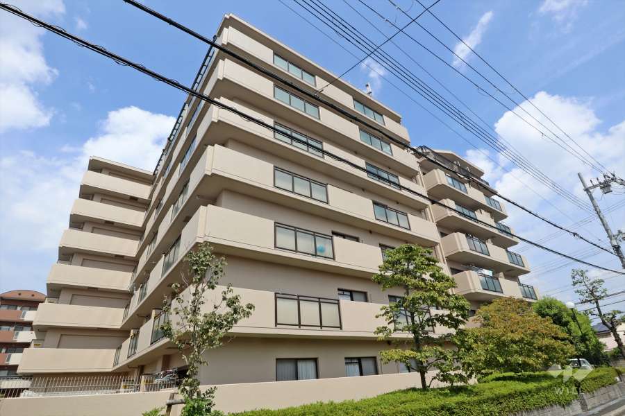 ファミール塚口の外観（南東側から）