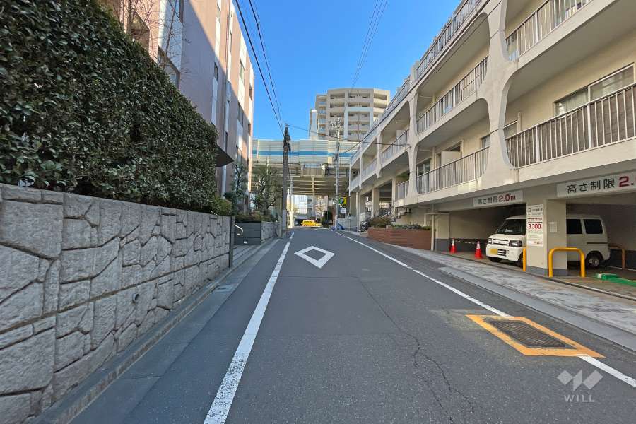 敷地北西側の前面道路