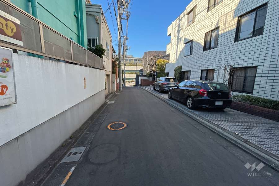 敷地南東側の前面道路