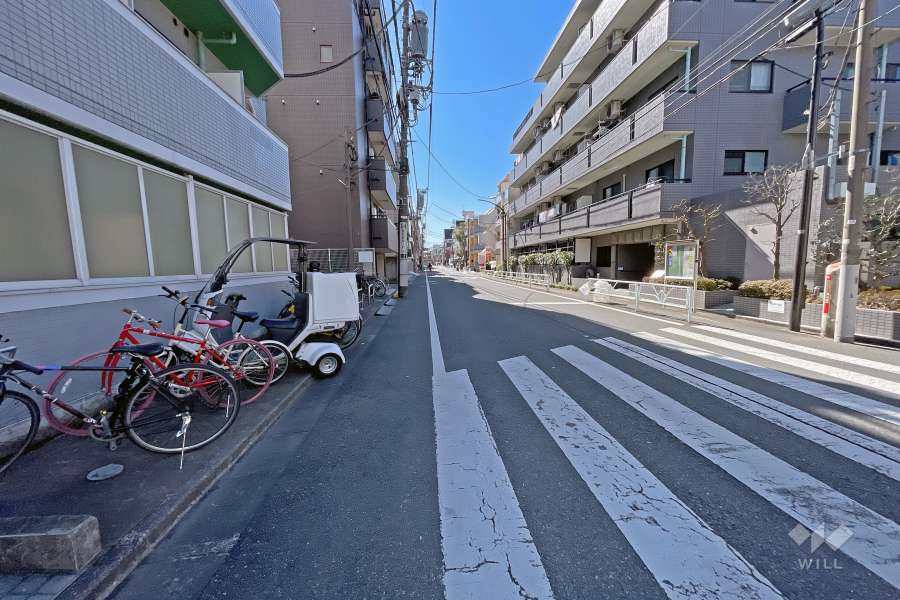 敷地北西側の前面道路