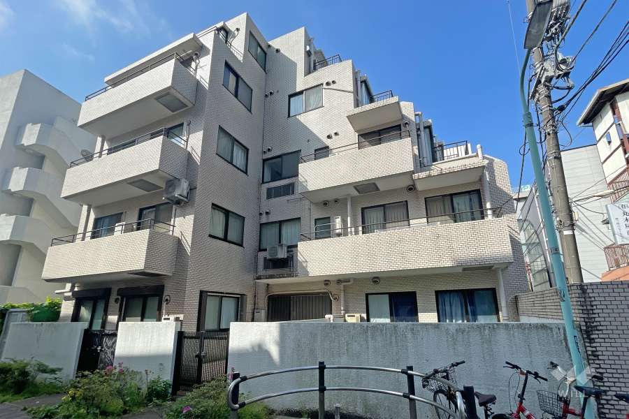 日興パレス渋谷の外観（北東側から）