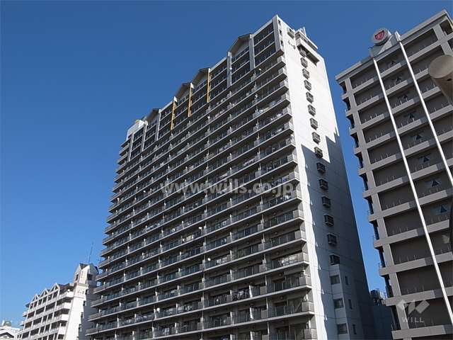 アミング潮江プラストの外観（南西側から）