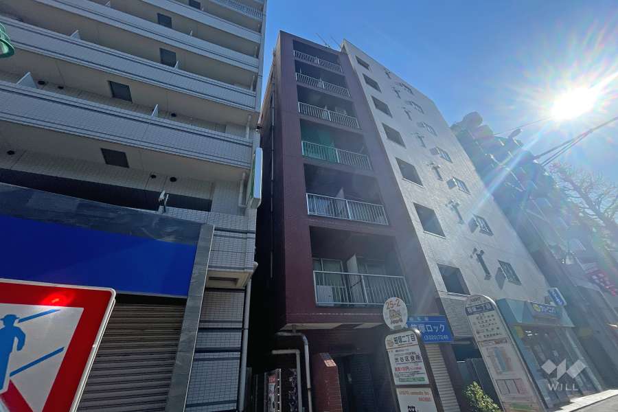 タイガースマンション笹塚の外観（北東側から）