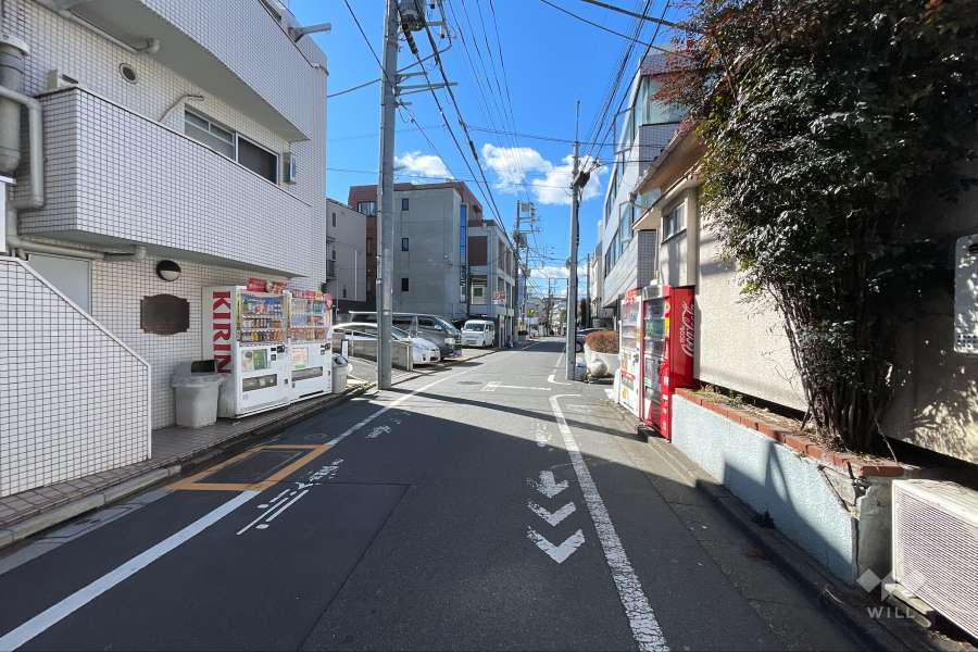 敷地北西側の前面道路