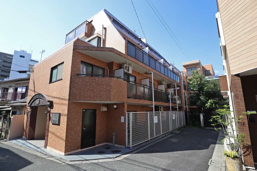 ライオンズマンション恵比寿の外観（南側から）