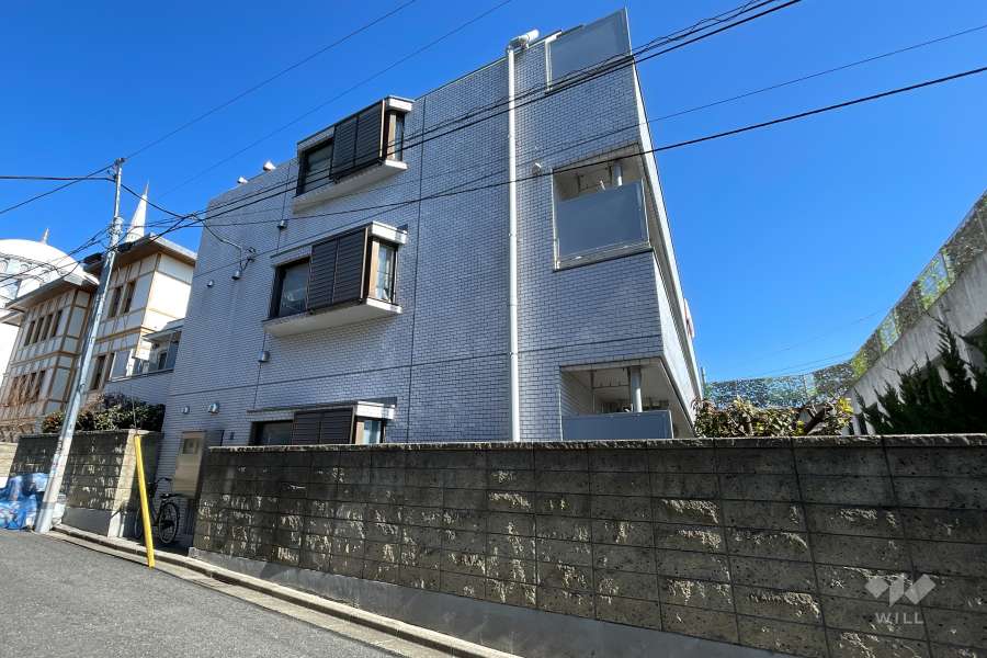 モナークマンション代々木上原の外観（南西側から）