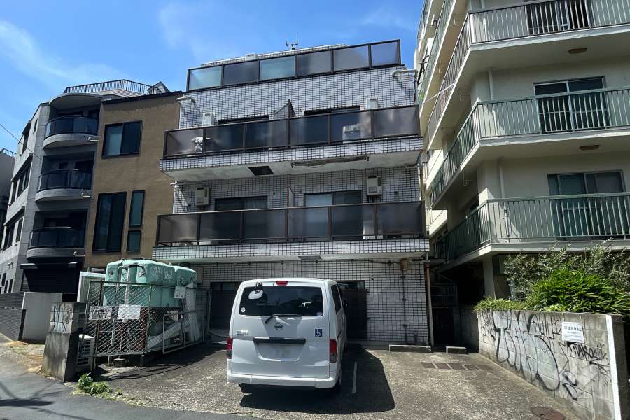 代官山ビリジアンの外観（南東側から）