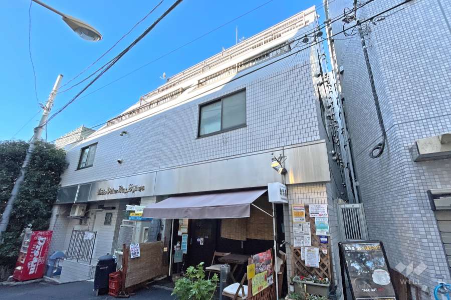 日興パレスビル渋谷の外観（東側から）