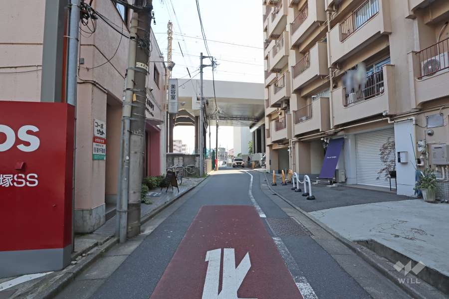 敷地東側の前面道路
