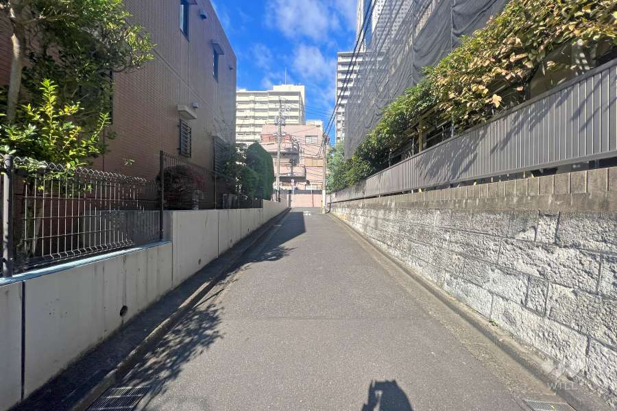 敷地南西側の前面道路