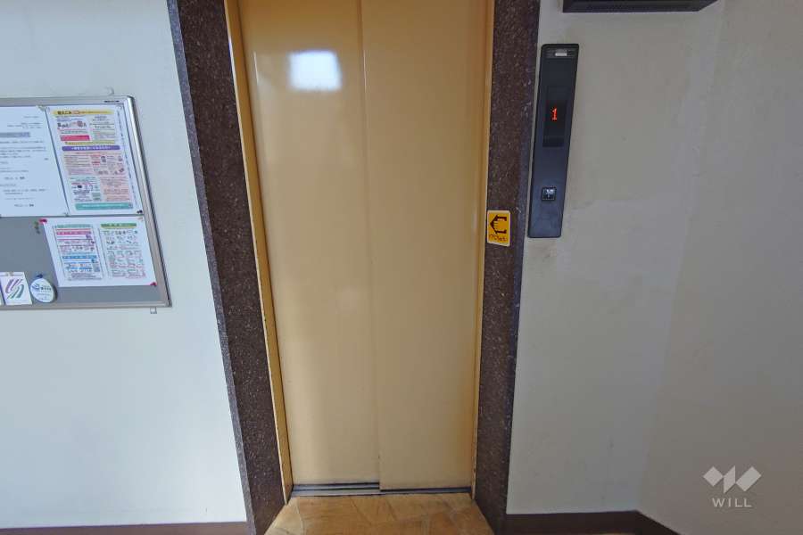 共用のエレベーター