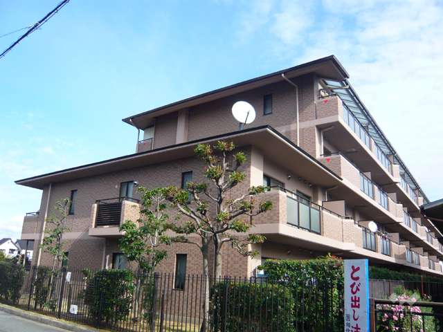 東急ドエル・アルス園田の外観（南西側から）