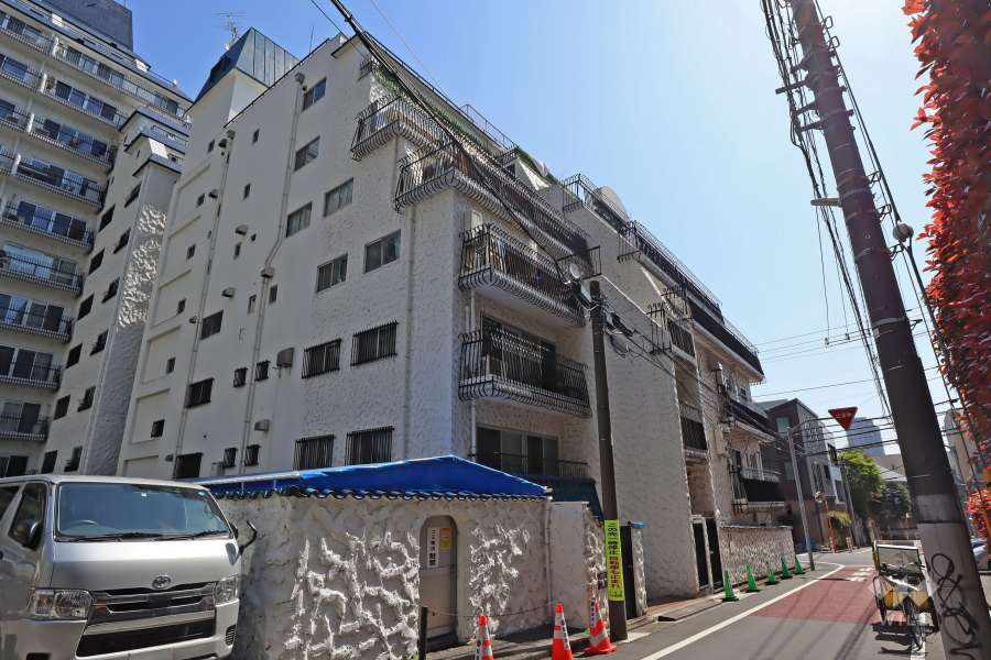 秀和第一南平台レジデンスの外観（北西側から）