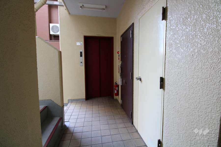 共用のエレベーター