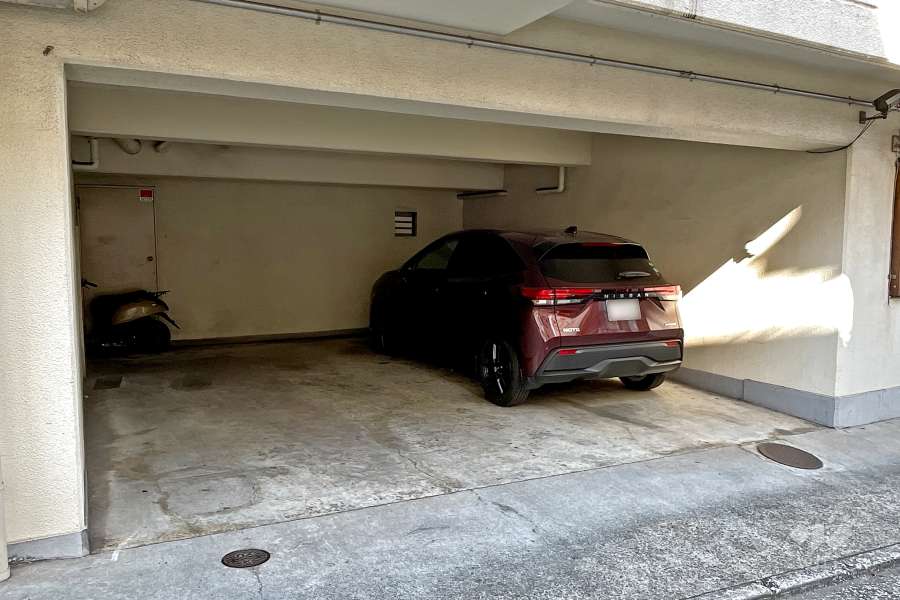 敷地内駐車場（屋内平面式）