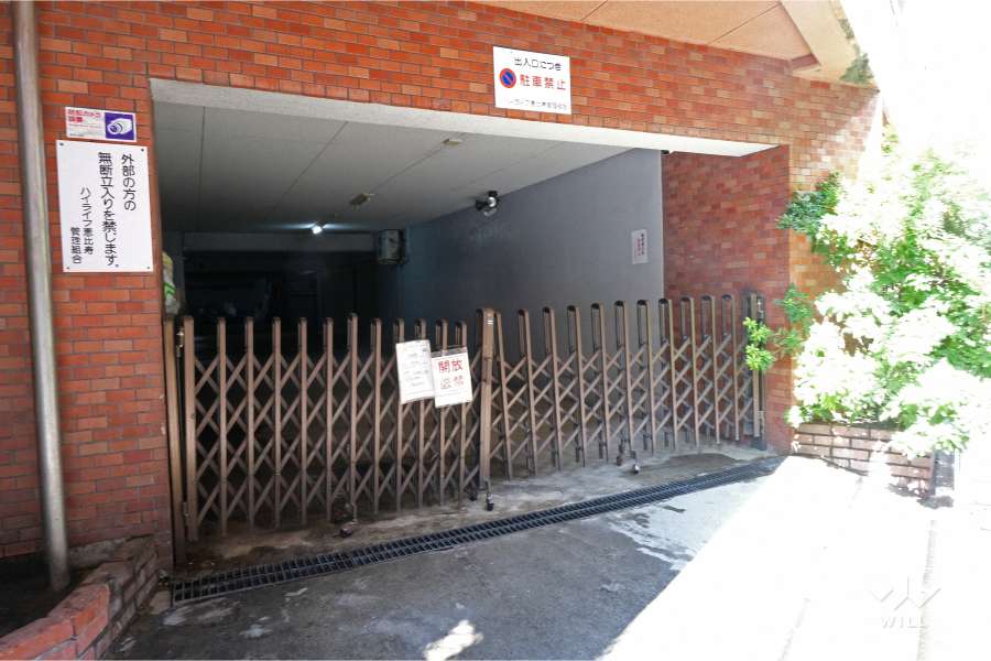 駐車場の出入り口