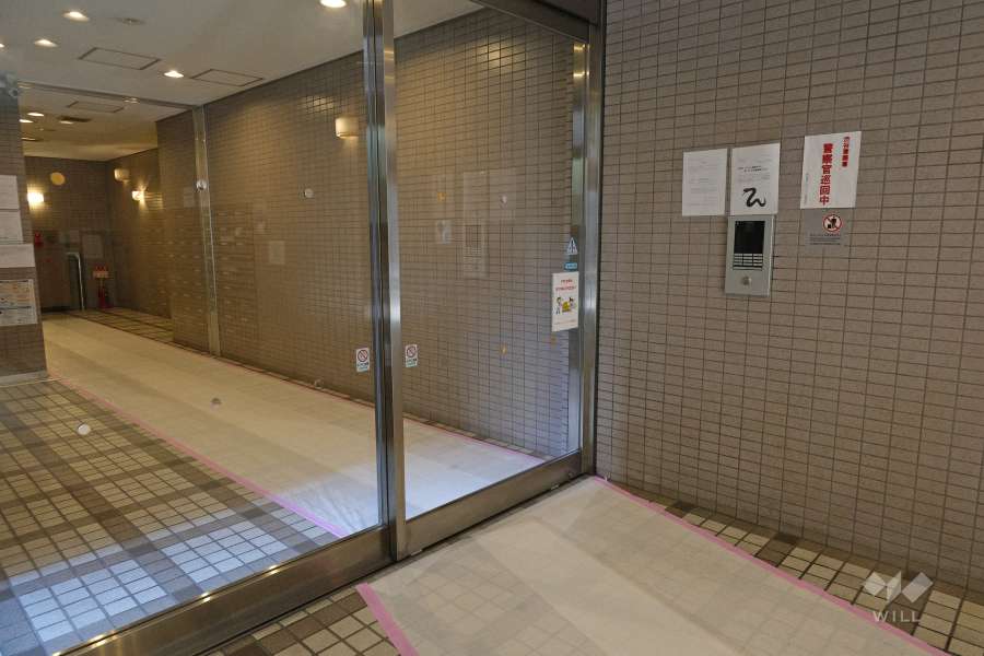 エントランスはオートロック付きです。