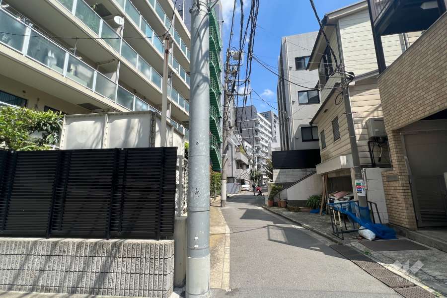 敷地南西側の前面道路