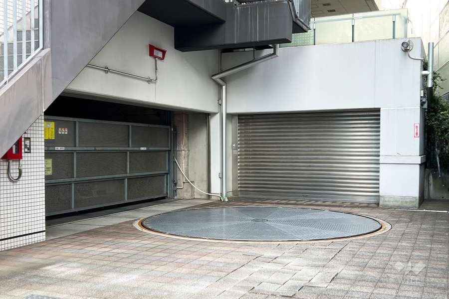 敷地内駐車場（屋内機械式）