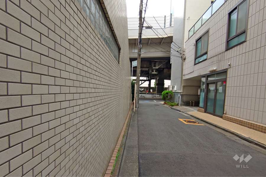 敷地東側の前面道路