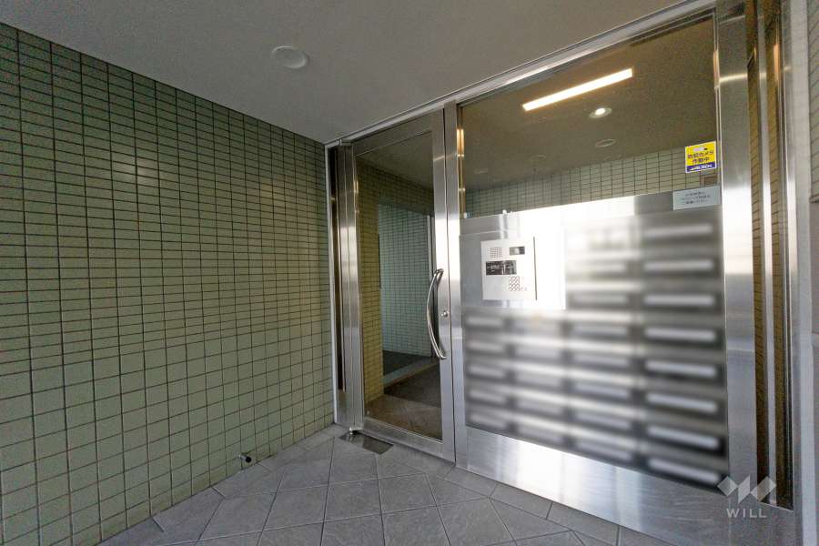 オートロックの操作盤と共用ポスト