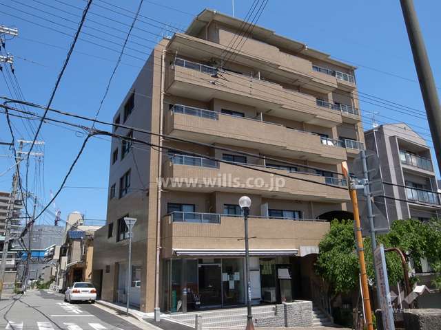 グランドムール宝塚南口の外観（南西側から）
