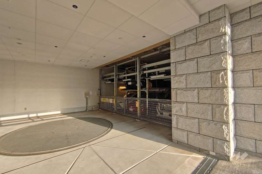 敷地内駐車場（屋内機械式）