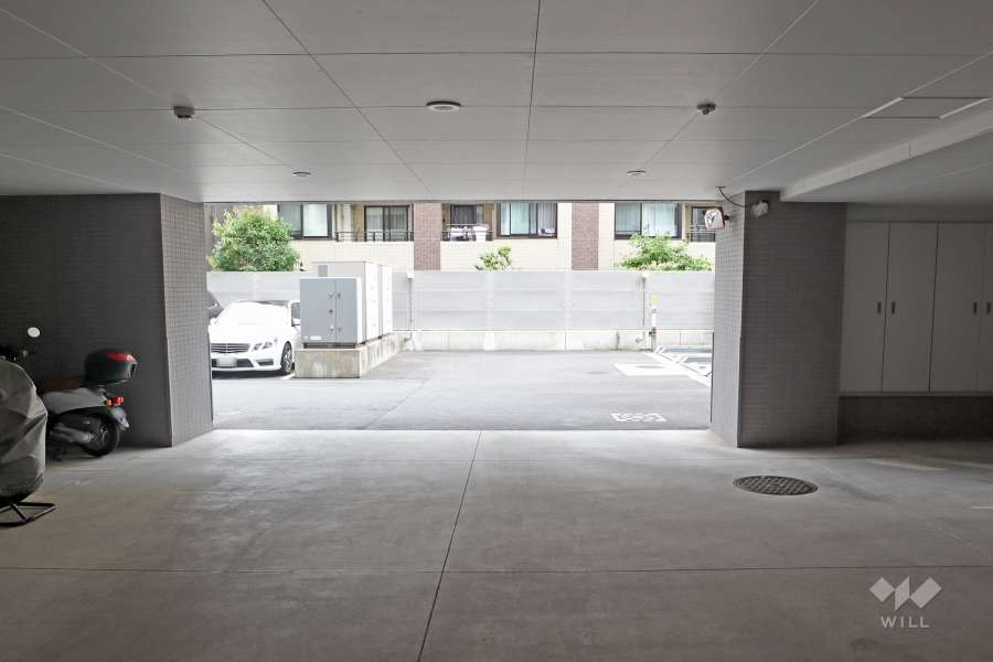 敷地内駐車場（屋外平面式・屋内平面式）