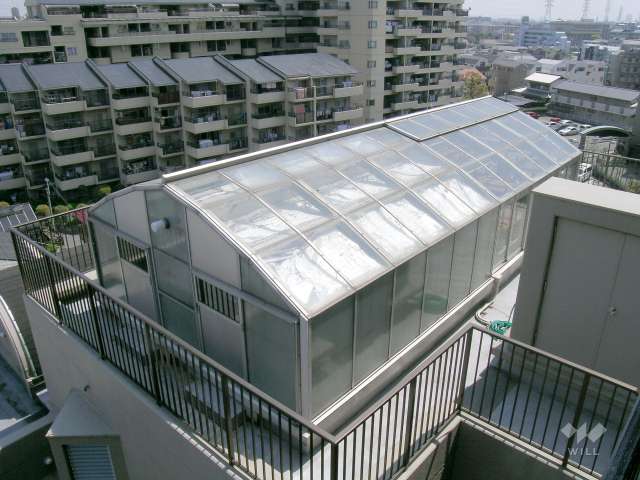 屋上に設けられた温室