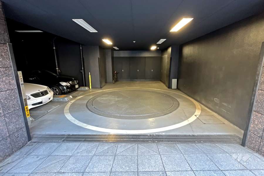敷地内駐車場（屋内機械式）